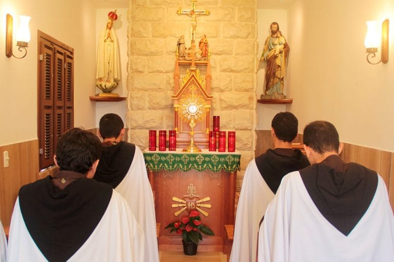 Olhar para Cristo. Vida e Piedade