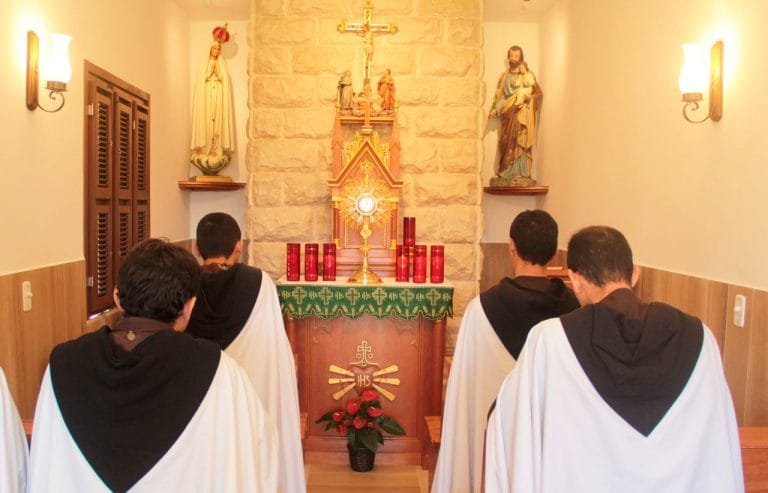 Jesus Presente Na Eucaristia