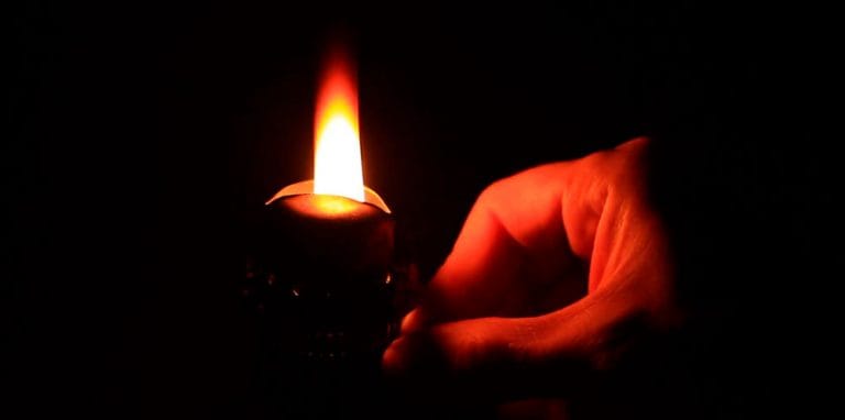 A Luz no Candeeiro